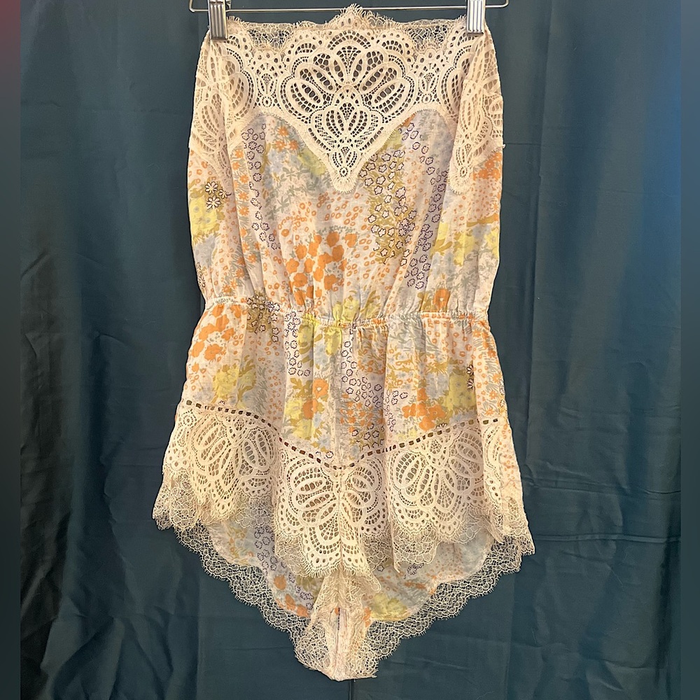 Victoria Secret floral sleep lingerie romper/one piece.          size small